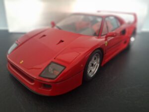 Ferrari F40 1987 Schaal 1:12