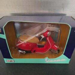 Vespa Primavera Schaal 1:12 - Afbeelding 4