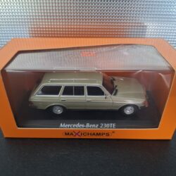 Mercedes Benz W123 T Modell 1982 Schaal 1:43 - Afbeelding 5