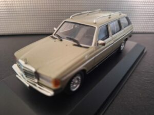 Mercedes Benz W123 T Modell 1982 Schaal 1:43