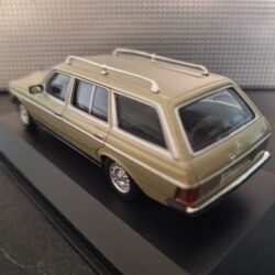 Mercedes Benz W123 T Modell 1982 Schaal 1:43 - Afbeelding 3