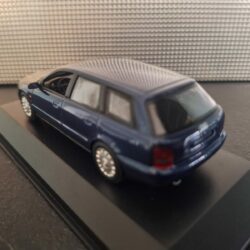 Audi A4 Avant 1995 blauw Schaal 1:43 - Afbeelding 3