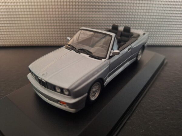 BMW M3 E30 1988 Schaal 1:43