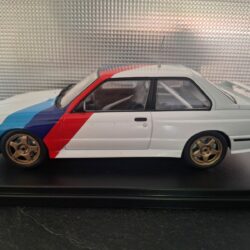 BMW M3 E30 1989 Schaal 1:24 - Afbeelding 2