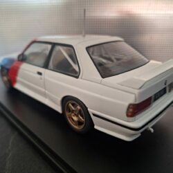 BMW M3 E30 1989 Schaal 1:24 - Afbeelding 3