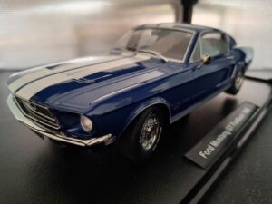 Ford Mustang GT Fastback 1968 Schaal 1:18