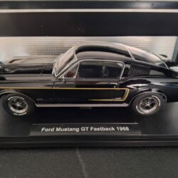 Ford Mustang GT Fastback 1968 Schaal 1:18 - Afbeelding 2