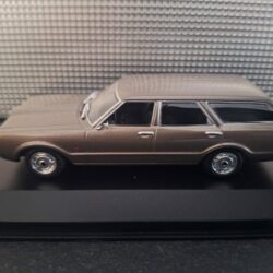 Ford Taunus Turnier 1970 Schaal 1:43 - Afbeelding 2
