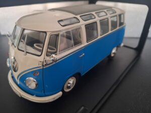 Volkswagen T1 Samba 1962 Schaal 1:18