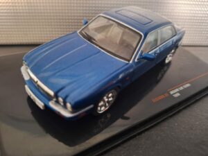 Jaguar XJ8 (308) 1998 Schaal 1:43