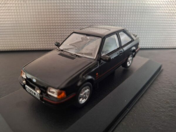 Ford Escort MK4 XR3i 1986 Schaal 1:43