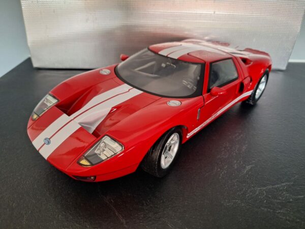 Ford GT 2004 Schaal 1:12