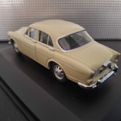 Volvo Amazon Beige Schaal 1:43 - Afbeelding 3