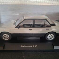 Opel Ascona C SR 1981 Schaal 1:18 - Afbeelding 2