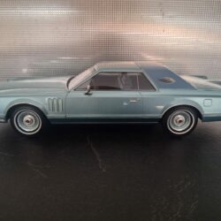 Lincoln Continental Mark V 1978 Schaal 1:18 - Afbeelding 2