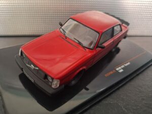 Volvo 240 Turbo Custom 1980 Schaal 1:43