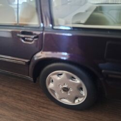 Volvo 960 Estate Blackberry Schaal 1:18 - Afbeelding 6