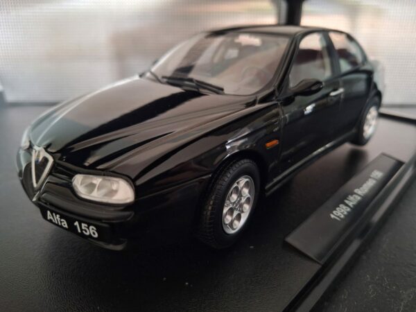 Alfa Romeo 156 1998 Schaal 1:18