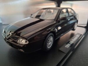 Alfa Romeo 166 1999 Schaal 1:18