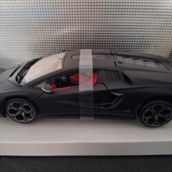Lamborghini Countach LPi 800-4 Schaal 1:24 - Afbeelding 2