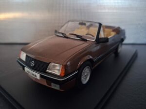 Opel Ascona C Cabrio 1985 Schaal 1:24