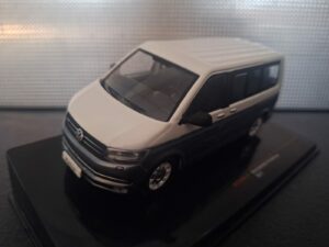 Volkswagen T6 Multivan 2017 Schaal 1:43