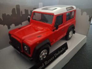 Landrover Defender 90 Schaal 1:43
