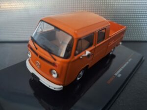 Volkswagen T2b Double Cabin Pick-up 1982 Schaal 1:43