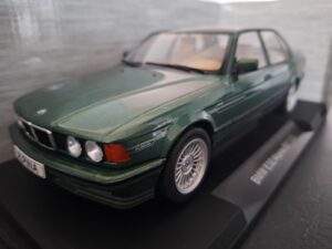 BMW Alpina B11 3.5 1992 Schaal 1:18