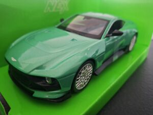 Aston Martin Valour Schaal 1:24